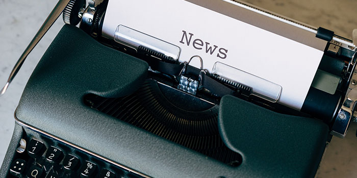 Typewriter with the text "News"