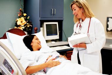 nurse pregnant patient